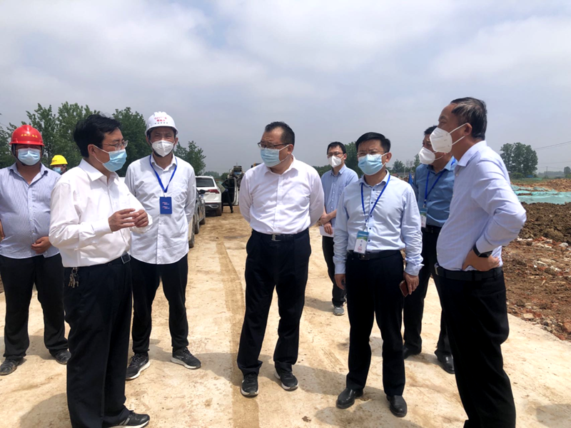 六安市委常委、常務(wù)副市長劉洪潔赴G237項目督導(dǎo)疫情防控及復(fù)工復(fù)產(chǎn)