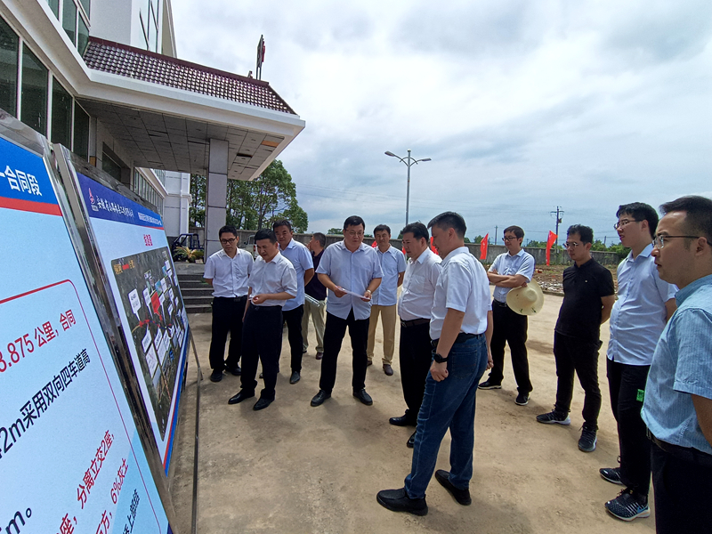 省鐵投公司副總經(jīng)理、蕪銅公路公司、皖江公司董事長劉允超一行到銅商高速項目調(diào)研指導(dǎo)工作1