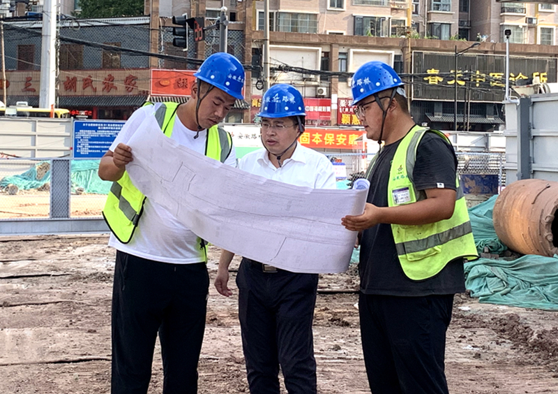 公司黨委書記、董事長錢申春到機(jī)場(chǎng)S1線先行段調(diào)研安全生產(chǎn)工作